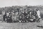 Učiteljica Katarina Knežević sa đacima 2. i 3. razreda. Sa izleta u Orliću, aprila 1960. godine.
